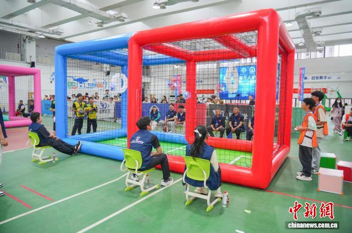 首届河南省无人机足球联赛开赛 526名青少年角逐“低空”赛场